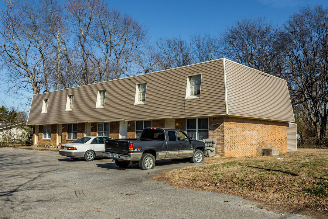 300 SW 4th St in Bryant, AR - Building Photo