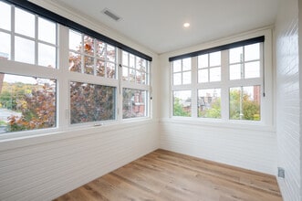 100 Charlton Ave W in Hamilton, ON - Building Photo - Building Photo