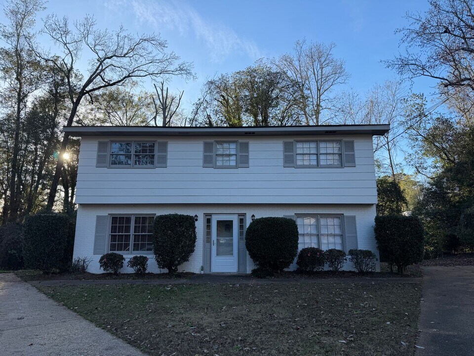 1020 Crestwood St in Auburn, AL - Building Photo