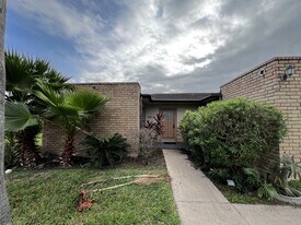 603 Continental Dr in Brownsville, TX - Building Photo