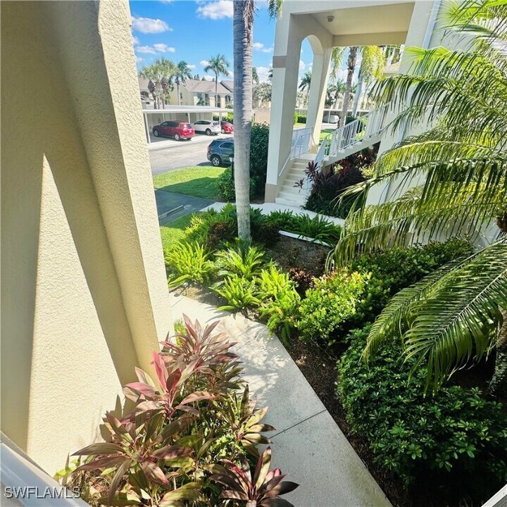 21300 Lancaster Run in Estero, FL - Building Photo