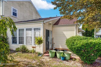 17 Gibraltar Ct in Barnegat Township, NJ - Building Photo - Building Photo