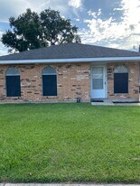 2627 Tupelo St in Kenner, LA - Building Photo
