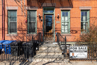 204 6th St in Jersey City, NJ - Building Photo - Building Photo