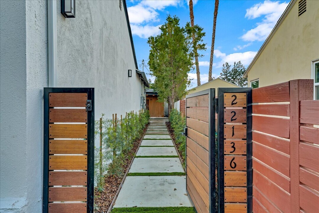 22136 Gilmore St in Los Angeles, CA - Building Photo