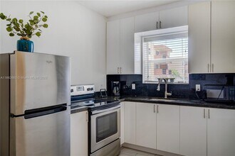 855 SW 7th St in Miami, FL - Building Photo - Building Photo
