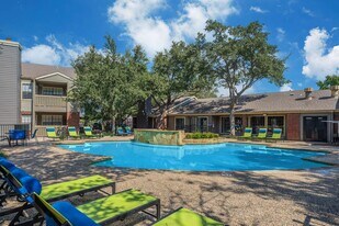 Slate Dallas in Dallas, TX - Building Photo