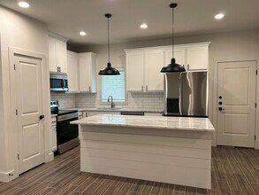 111 Sterling St in College Station, TX - Building Photo - Building Photo