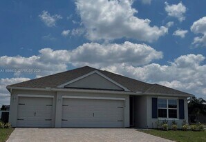 30 SW 1st Pl in Cape Coral, FL - Building Photo