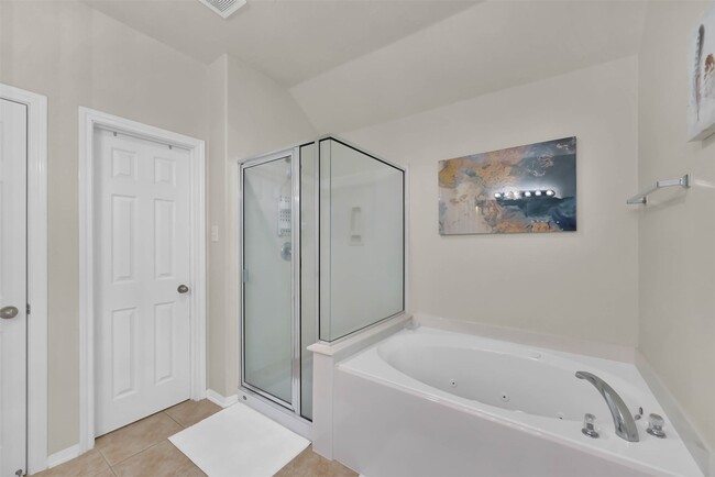 property at 15 Aquiline Oaks Pl