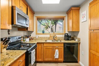 107 Oswego Summit in Lake Oswego, OR - Building Photo - Building Photo