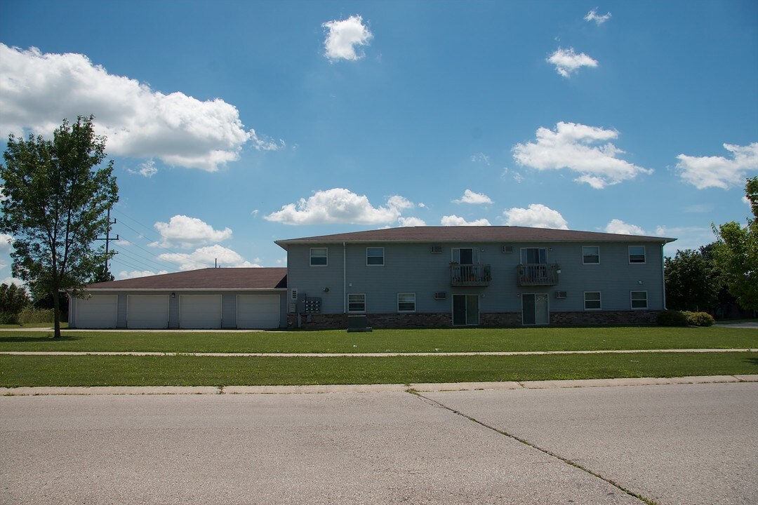 Rubina Apartments in Fond du Lac, WI - Building Photo