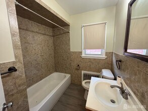 220 Coolidge St-Unit -2 in Linden, NJ - Building Photo - Building Photo