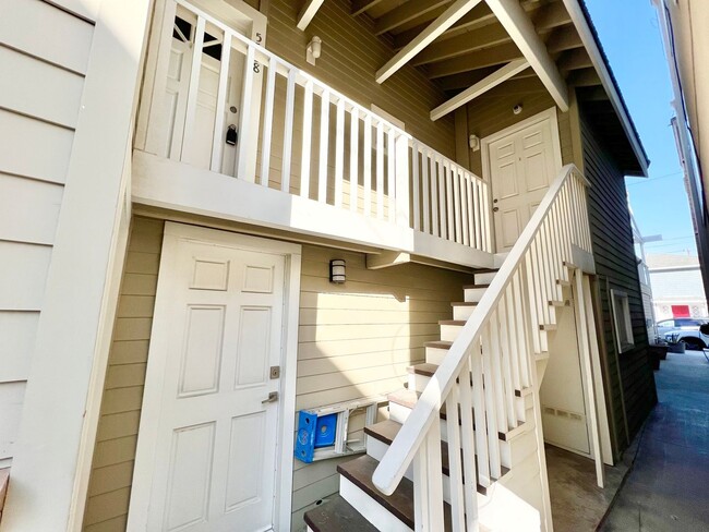 5538 E Ocean Blvd in Long Beach, CA - Building Photo - Building Photo