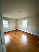 500 Metlars Ln in Piscataway, NJ - Building Photo - Building Photo