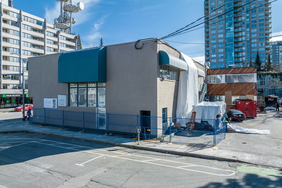 616-640 Sixth St in New Westminster, BC - Building Photo