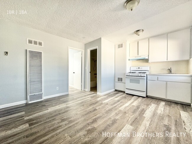 property at 1425 Freeman Ave