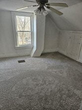 1203 Weaver St, Unit B in Lafayette, IN - Foto de edificio - Building Photo