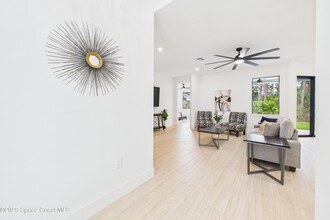 3201 Hainlin Ave SE in Palm Bay, FL - Building Photo - Building Photo