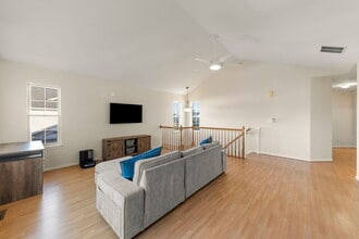 2513 Dickens Dr in Aurora, IL - Foto de edificio - Building Photo