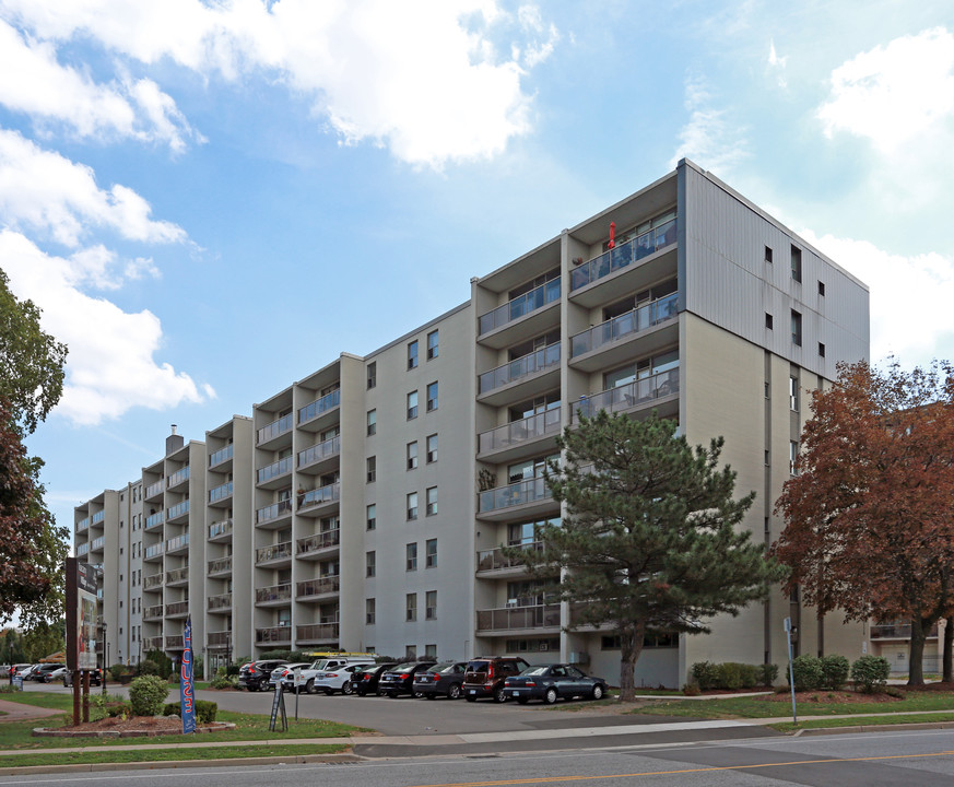 Tuscany Village Apartments in St Catharines, ON - Building Photo