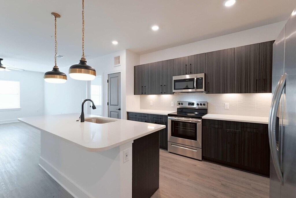 The Wren Mercer Crossing Farmers Branch, TX Apartments