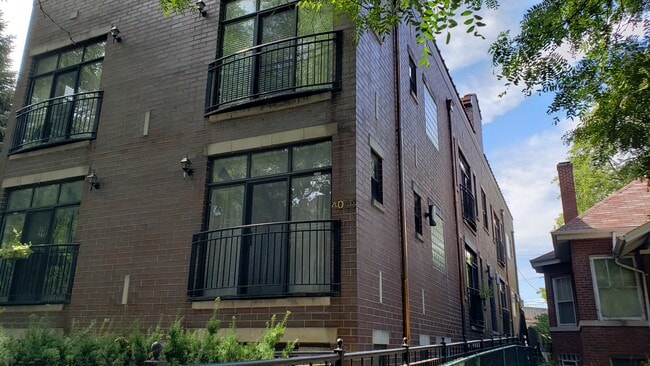 4044 N Kedvale Ave, Unit 2B