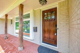 10050 Haddington Dr in Houston, TX - Building Photo - Building Photo