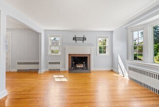 204 Ridgewood Rd in West Hartford, CT - Building Photo - Building Photo