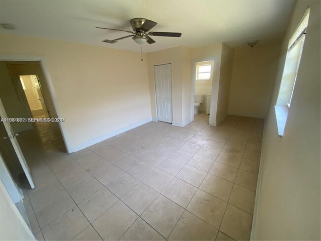 933 NE 38th St in Oakland Park, FL - Building Photo - Building Photo
