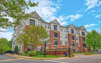 11349 Aristotle Dr, Unit 302 in Fairfax, VA - Building Photo