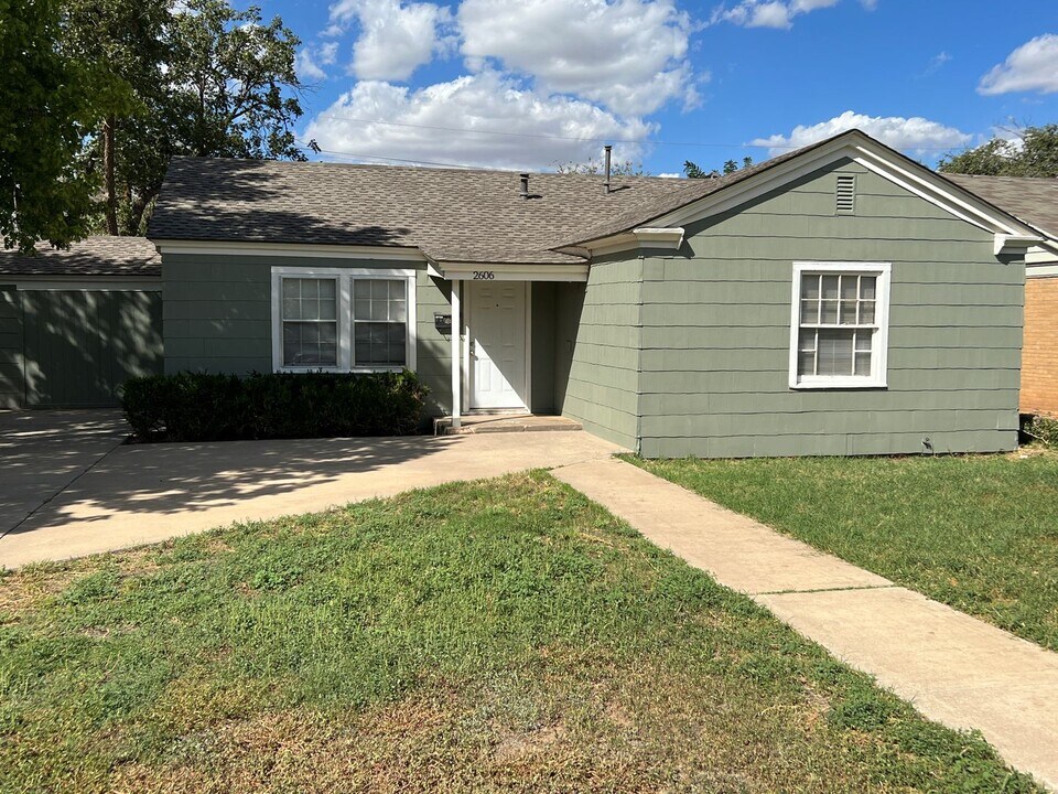 2606 31st St in Lubbock, TX - Building Photo