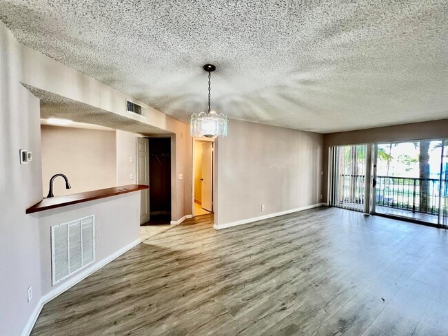 8781 Wiles Rd, Unit 203 in Coral Springs, FL - Building Photo - Building Photo