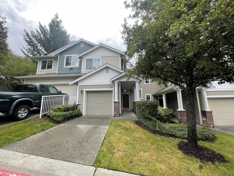 101 S 50th Pl in Renton, WA - Building Photo