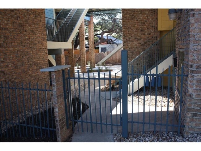 513 S Park Dr in Austin, TX - Building Photo - Building Photo