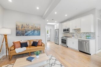 338 Hurley St, Unit 3 in Cambridge, MA - Foto de edificio - Building Photo