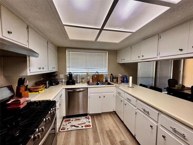 5103 Summerset Trail in Austin, TX - Building Photo - Building Photo