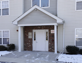 Silver Lake Apartments in Dover, DE - Foto de edificio - Building Photo