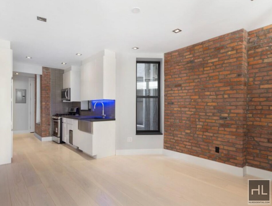 Renovated Lower East Side 3-Bedroom with E in New York, NY - Foto de edificio