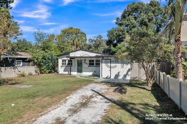 3321 W Iowa Ave in Tampa, FL - Foto de edificio - Building Photo