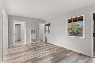 801 St Louis Ave in Long Beach, CA - Building Photo