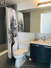 28 Wellesley St E in Toronto, ON - Building Photo - Building Photo