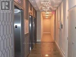 9201 Yonge St in Richmond Hill, ON - Building Photo - Building Photo