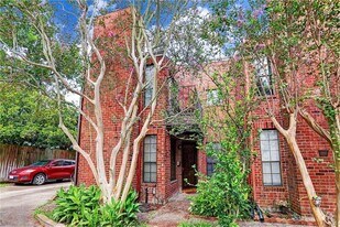 2732 W Holcombe Blvd in Houston, TX - Building Photo