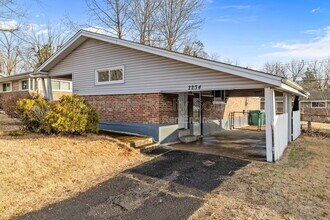 2234 Berwyn Dr in St. Louis, MO - Building Photo - Building Photo