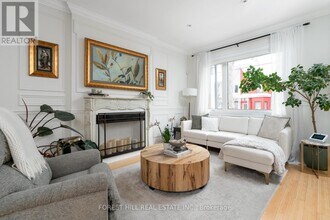 698 Adelaide St W in Toronto, ON - Building Photo - Building Photo