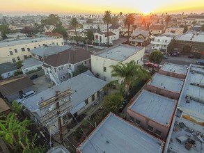 1036 N Heliotrope Dr in Los Angeles, CA - Building Photo - Building Photo