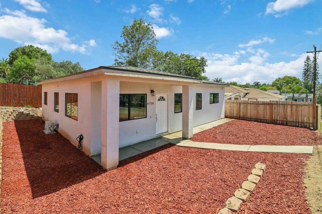 4714 Harbinson Ave in La Mesa, CA - Building Photo