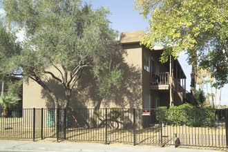 538 McKellar Cir in Las Vegas, NV - Building Photo - Building Photo