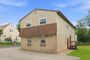 2824 Moreland Rd in Willow Grove, PA - Building Photo